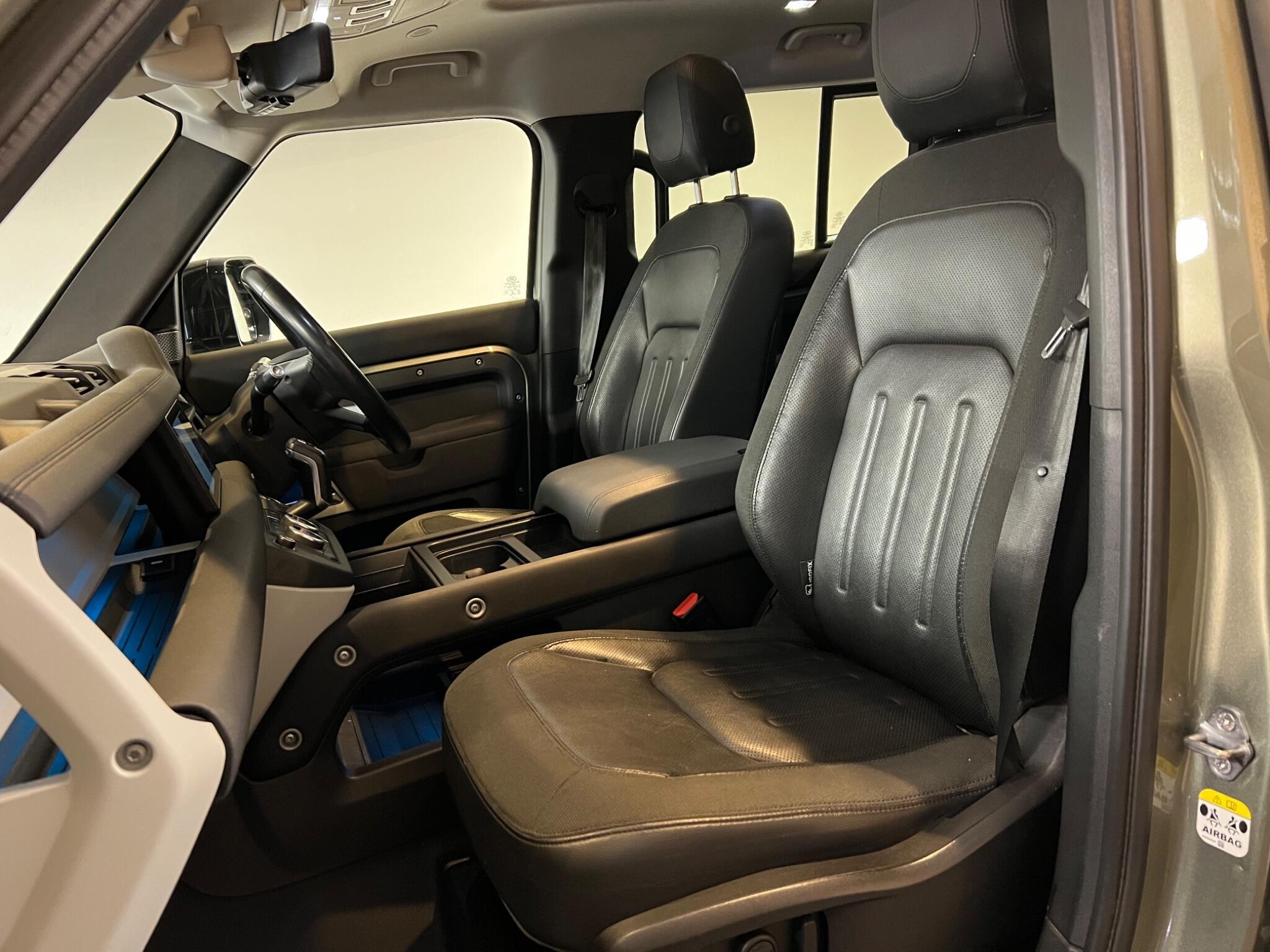 Land Rover Defender 110